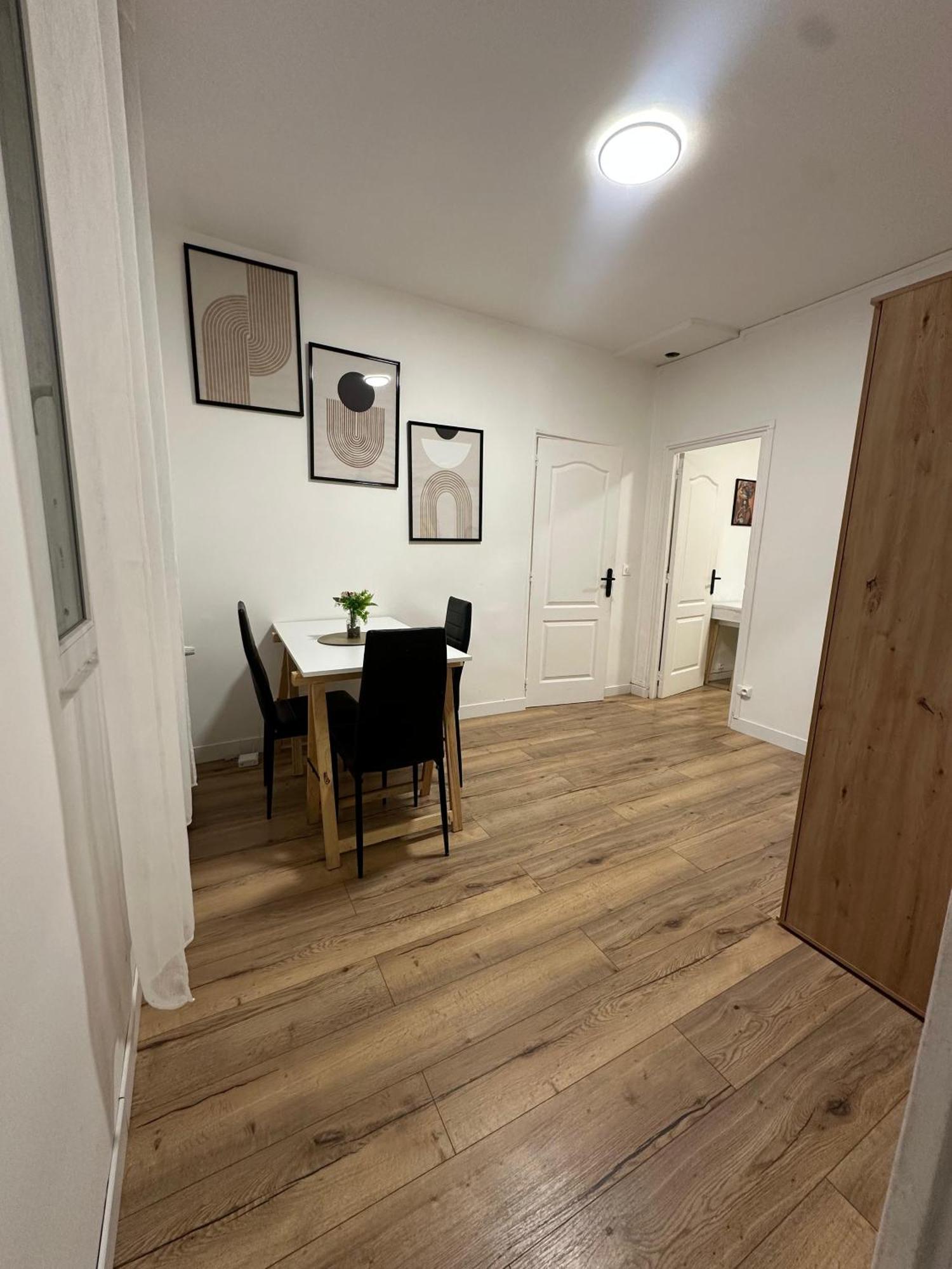 Charmant Appartement Americain Сен-Дени Экстерьер фото